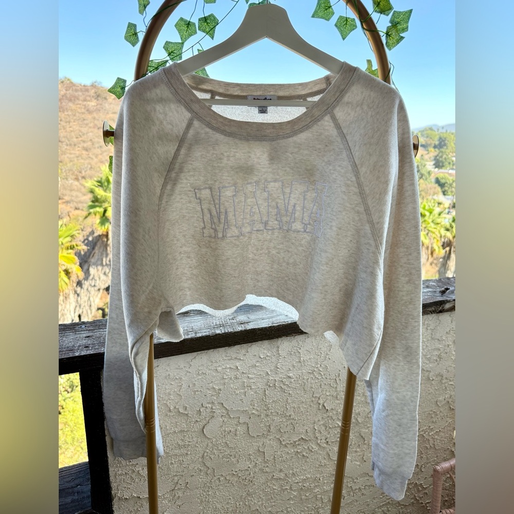 MAMA Crop Top Sweatshirt